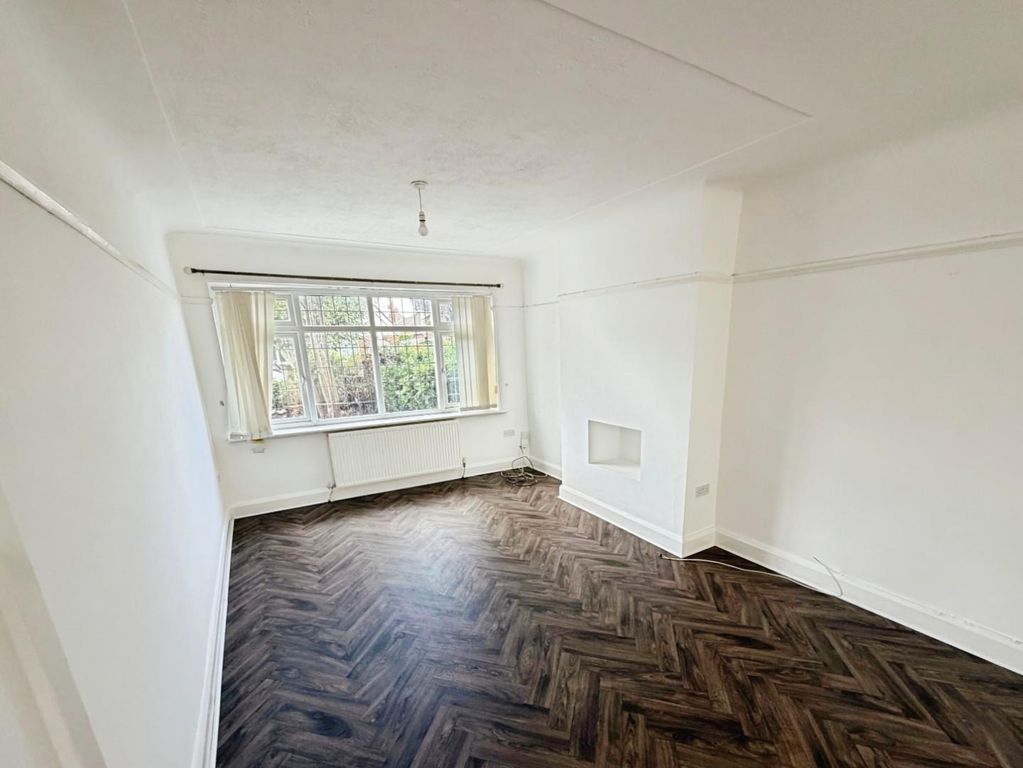 Property photo 3 of 33 92Bc7Dfe--477D-8E42-A69Fae981555-33967-000010591D4