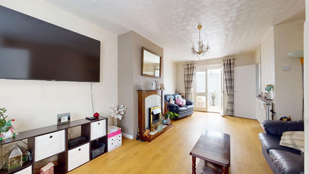 Property photo 3 of 19