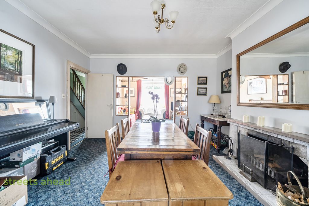Property photo 2 of 23 26680Db9-567A-4Fd...