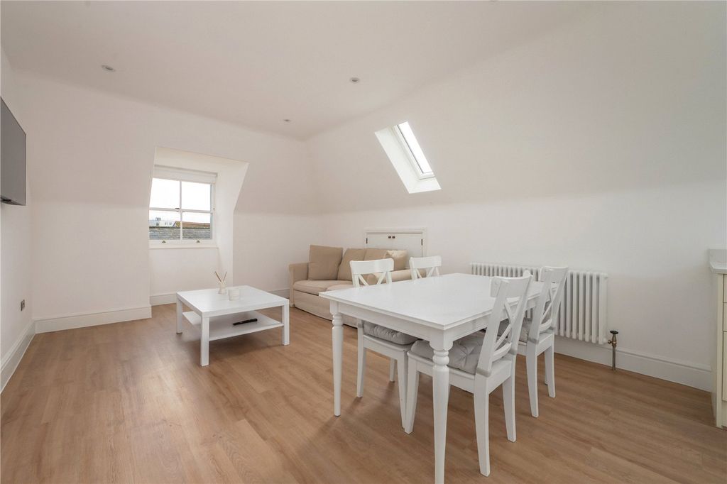 Property photo 3 of 16 Picture No. 27