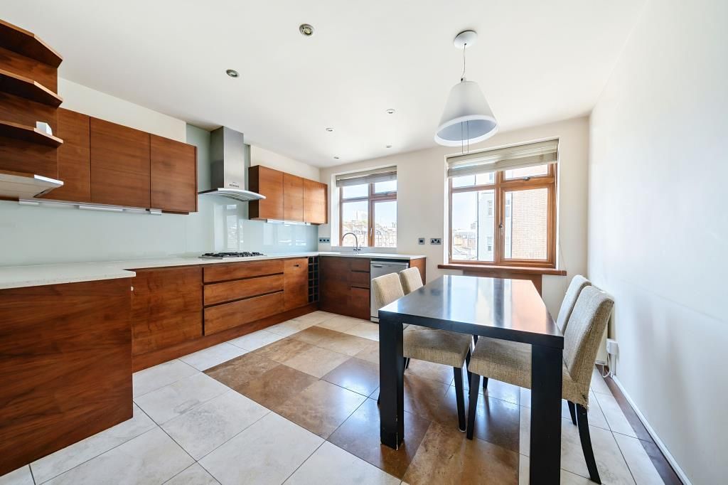 Property photo 2 of 20 Kitchen