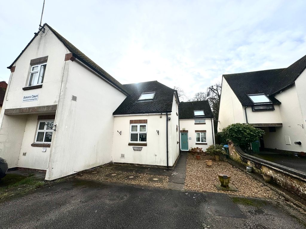 Property photo 1 of 10 Front