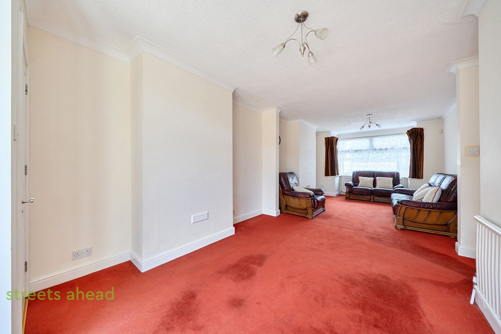 Property photo 2 of 16 E6023B55-F854-4E2...