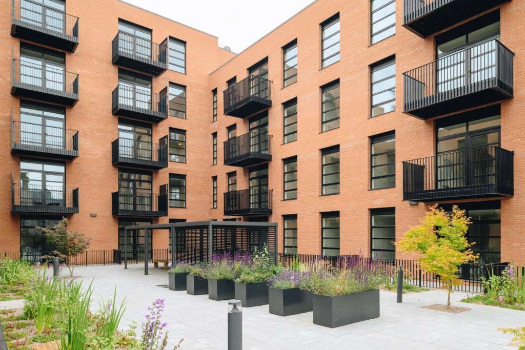 Property photo 1 of 12 Img_18765_5_Large