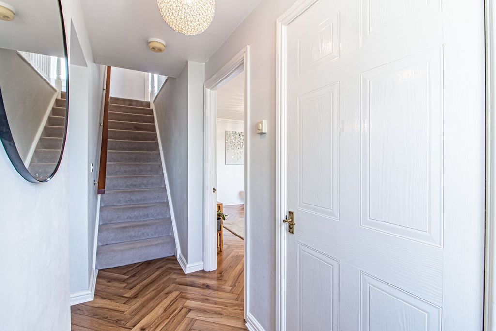 Property photo 3 of 30