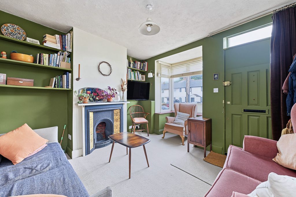Property photo 2 of 18