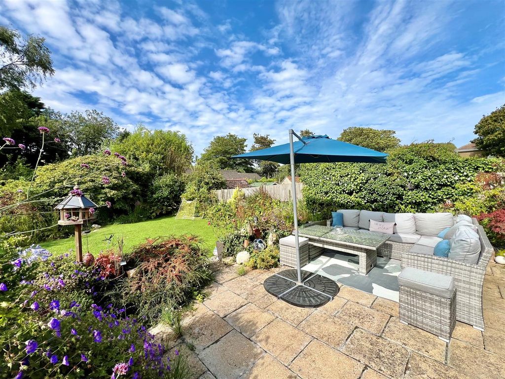 Property photo 2 of 16