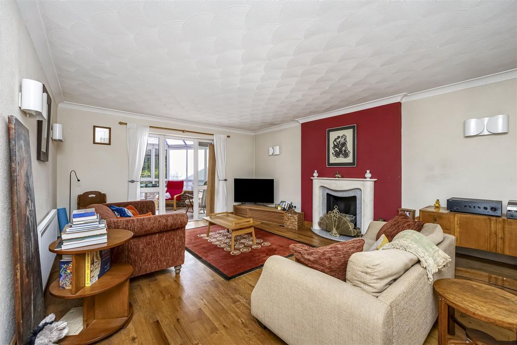 Property photo 2 of 23 Living Room