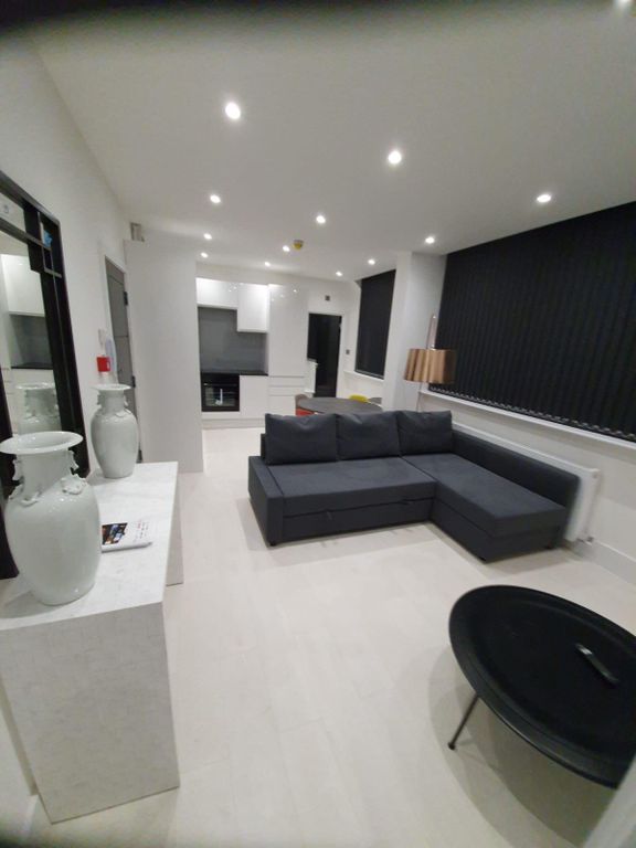 Property photo 2 of 6 Gallery