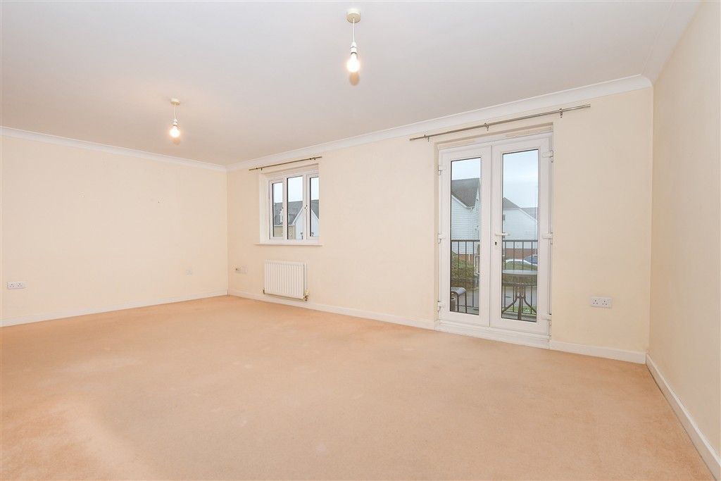 Property photo 3 of 18 Lounge/Diner