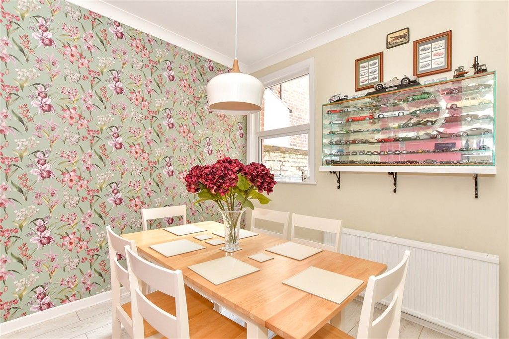 Property photo 3 of 10 Dining Room