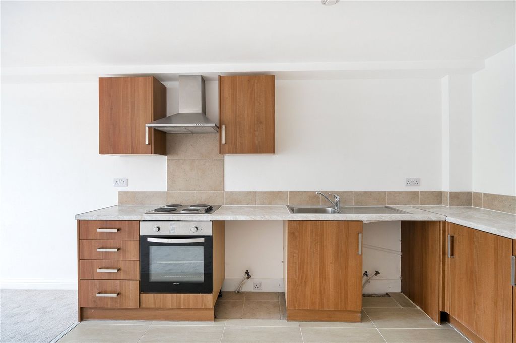 Property photo 3 of 13 Kitchen