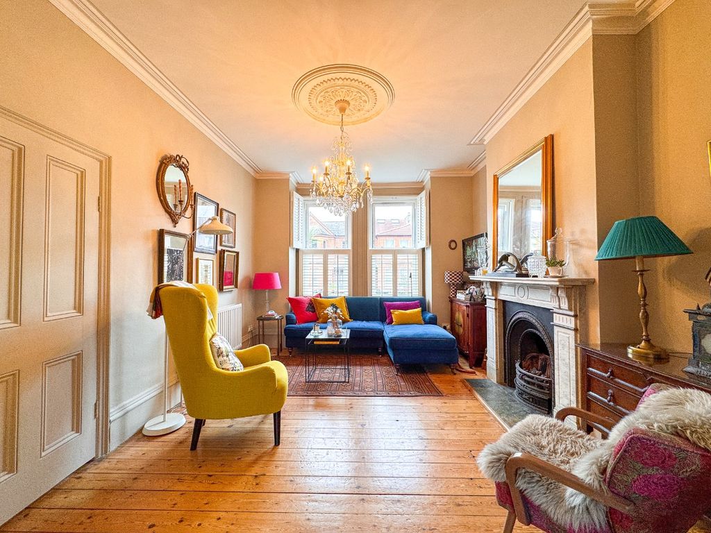 Property photo 3 of 37 4926347