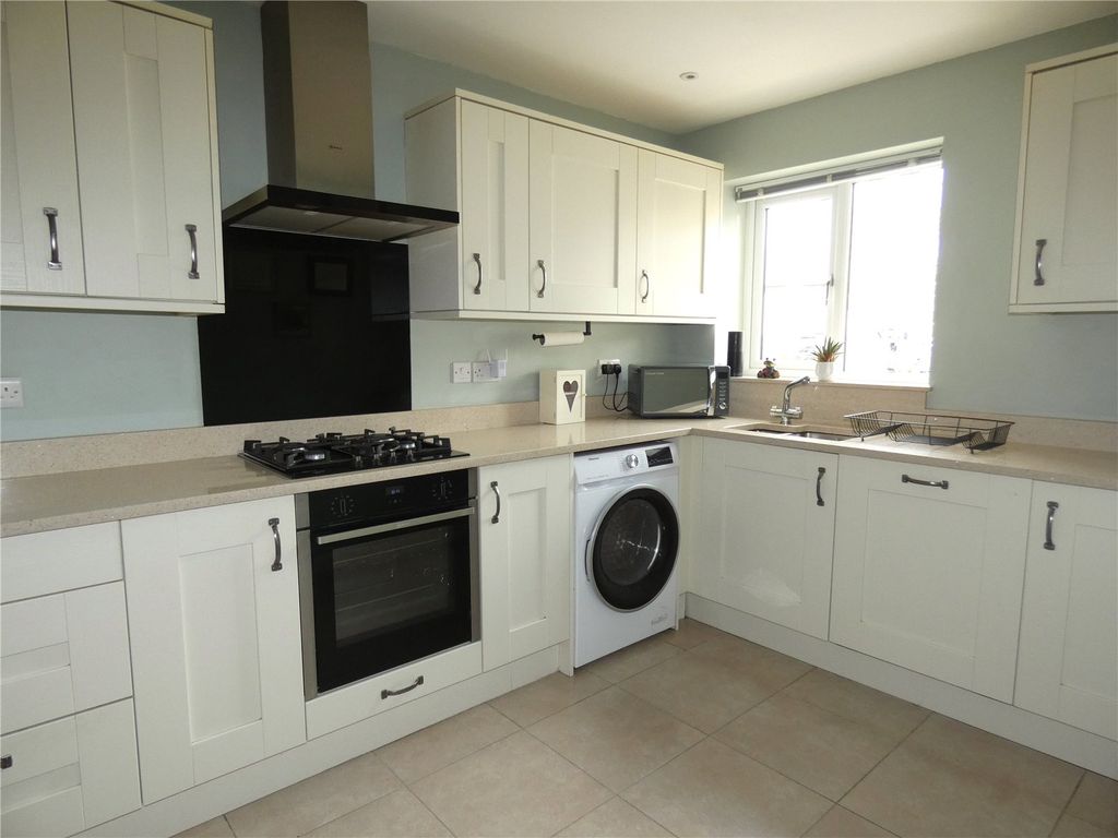 Property photo 3 of 14 Kitchen