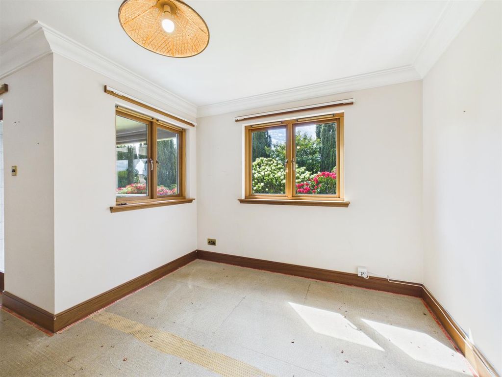 Property photo 3 of 16 Cam03924G0-Pr0055-Still003.Jpg