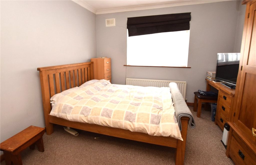 Property photo 3 of 8 Bedroom