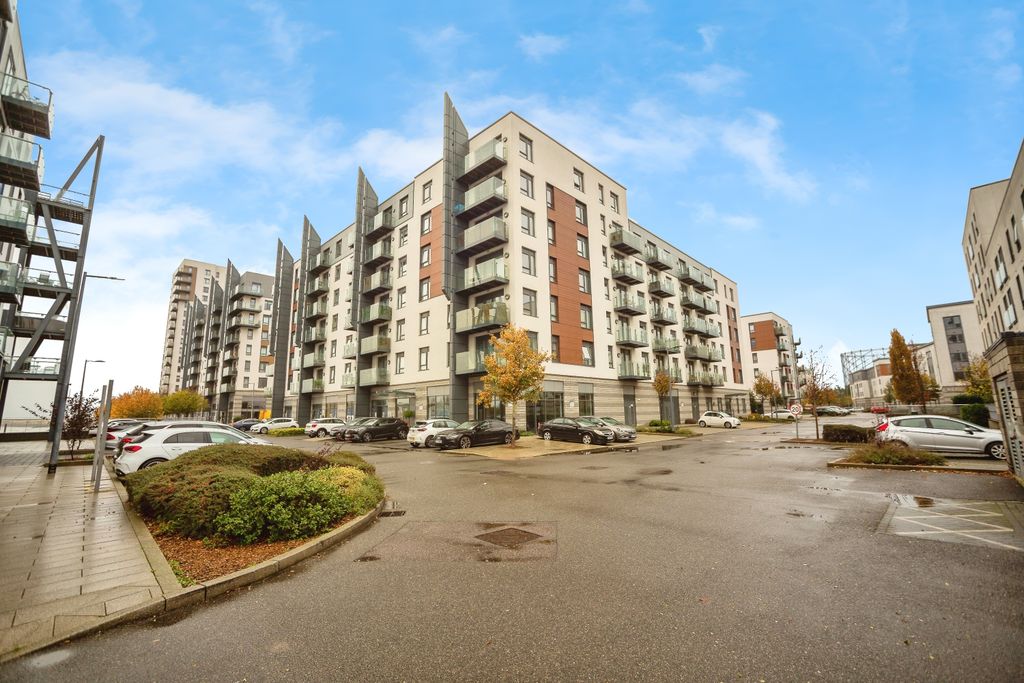 Property photo 2 of 19 Front View