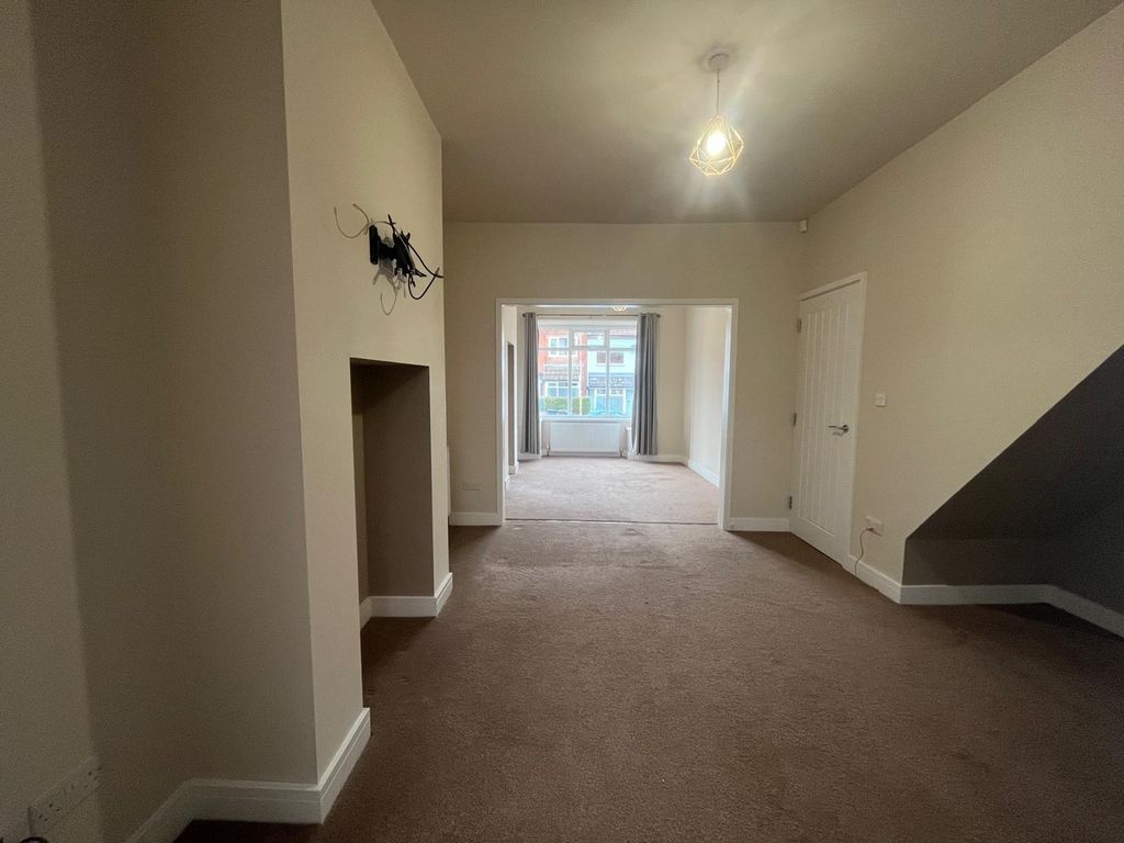 Property photo 3 of 14 c