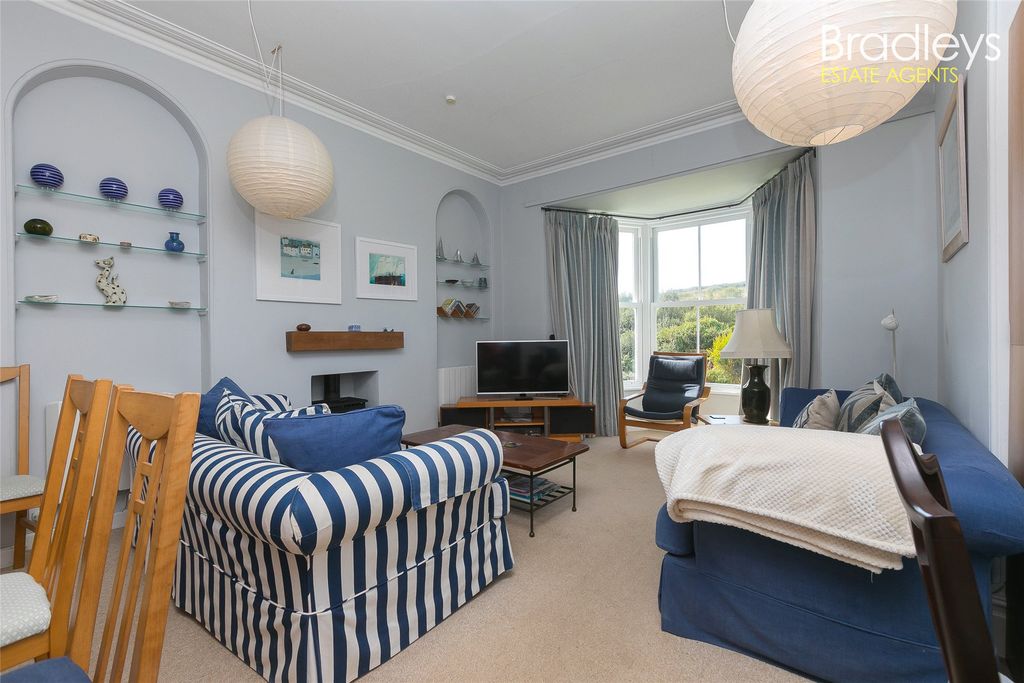 Property photo 2 of 19 Picture No. 03