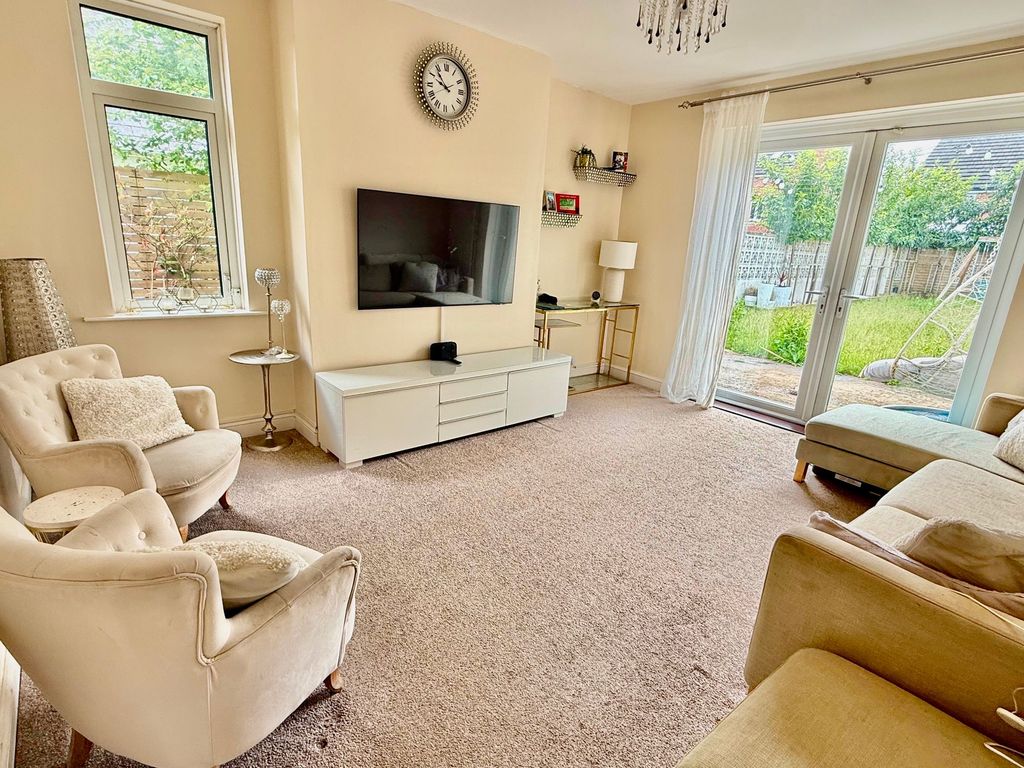 3 bed detached house to rentCatsash Road, Langstone NP18