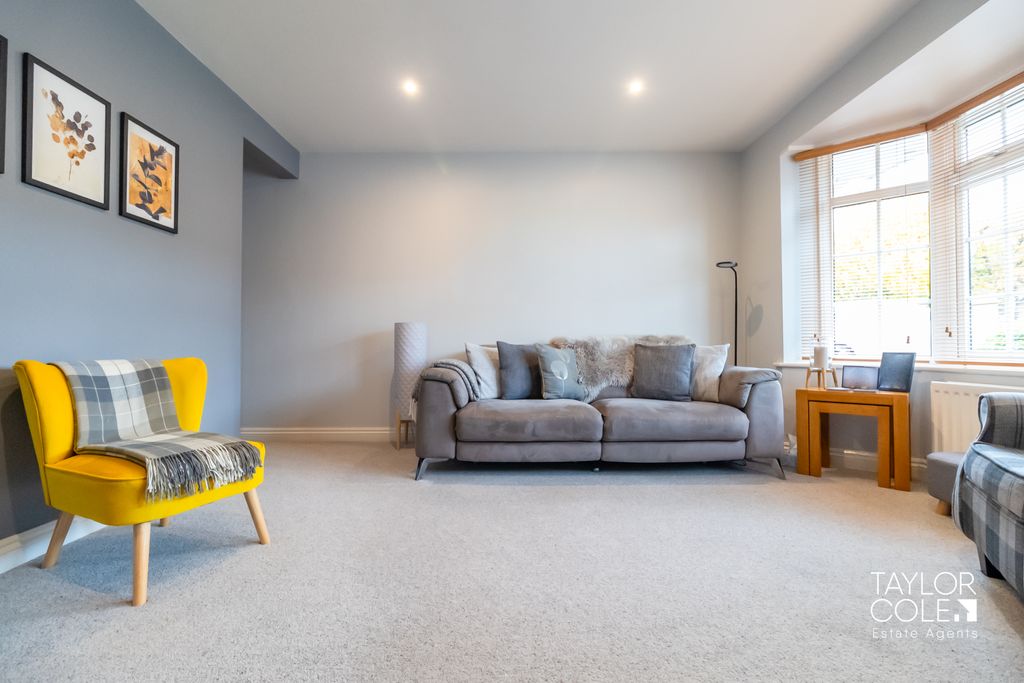 Property photo 2 of 31