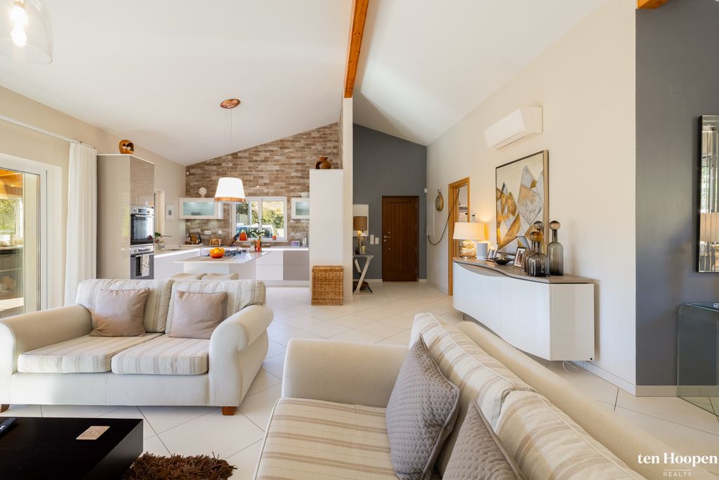 Property photo 3 of 30