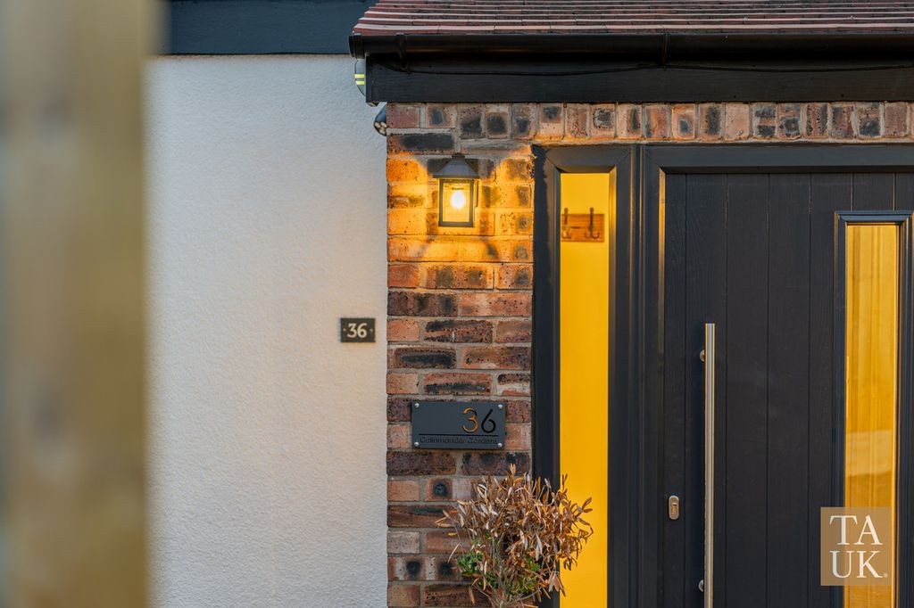 Property photo 1 of 35