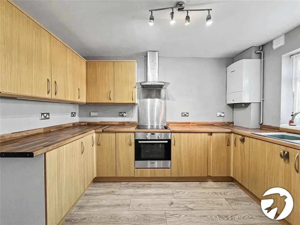 Property photo 2 of 14 Picture No. 05