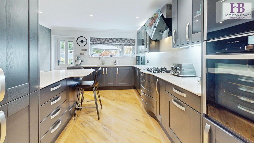 Property photo 3 of 33 Be65ce2B-Bluebell-Court-10032025_151619.Jpg