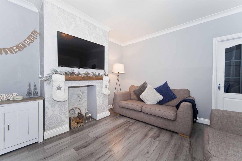 Property photo 3 of 21