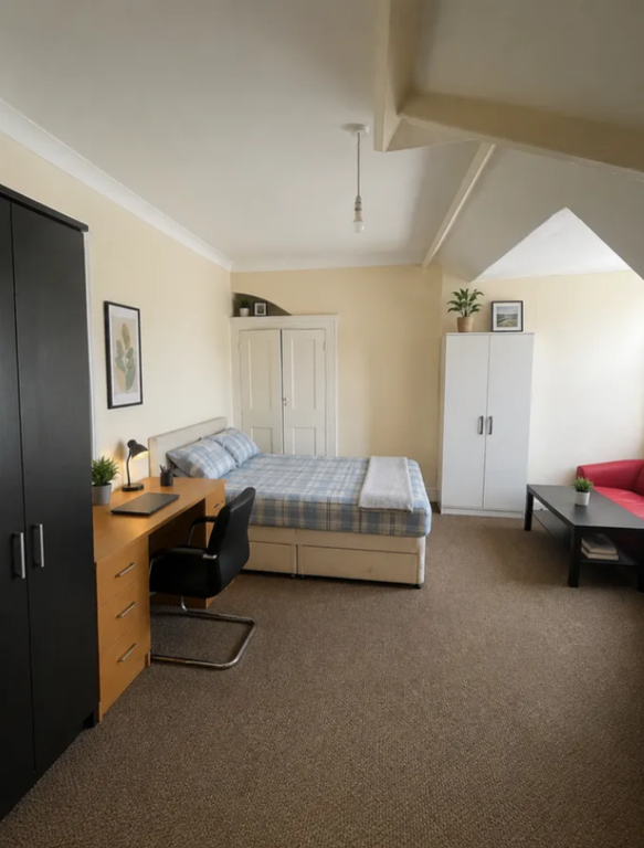 Property photo 2 of 11