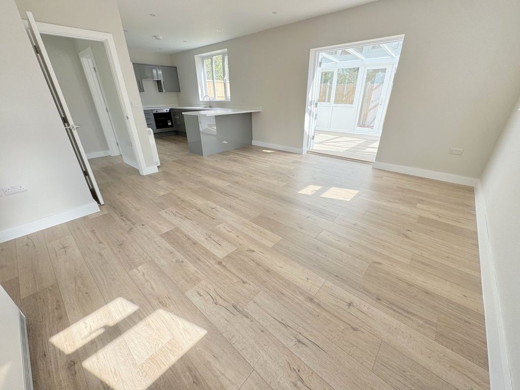 Property photo 3 of 23