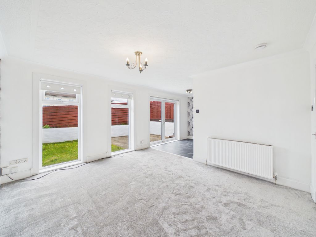 Property photo 3 of 27