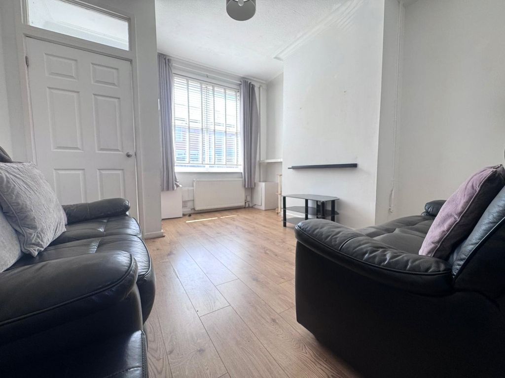 Property photo 2 of 10 Picture No. 27