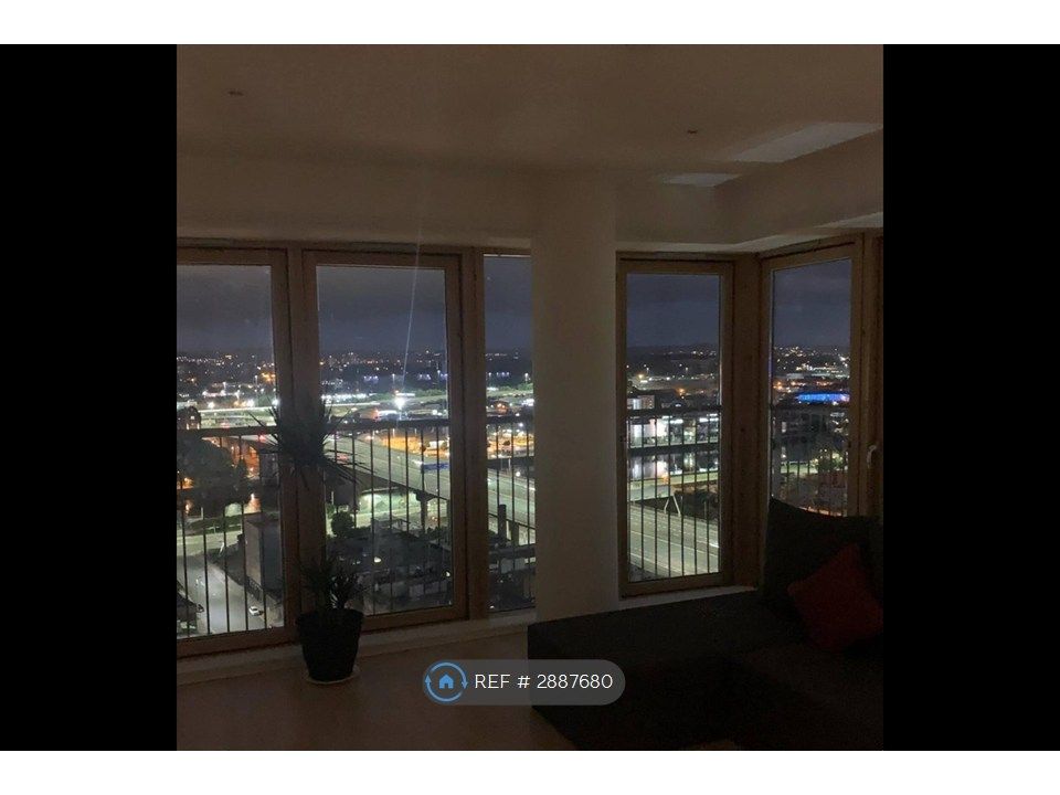 Property photo 2 of 13 Night View
