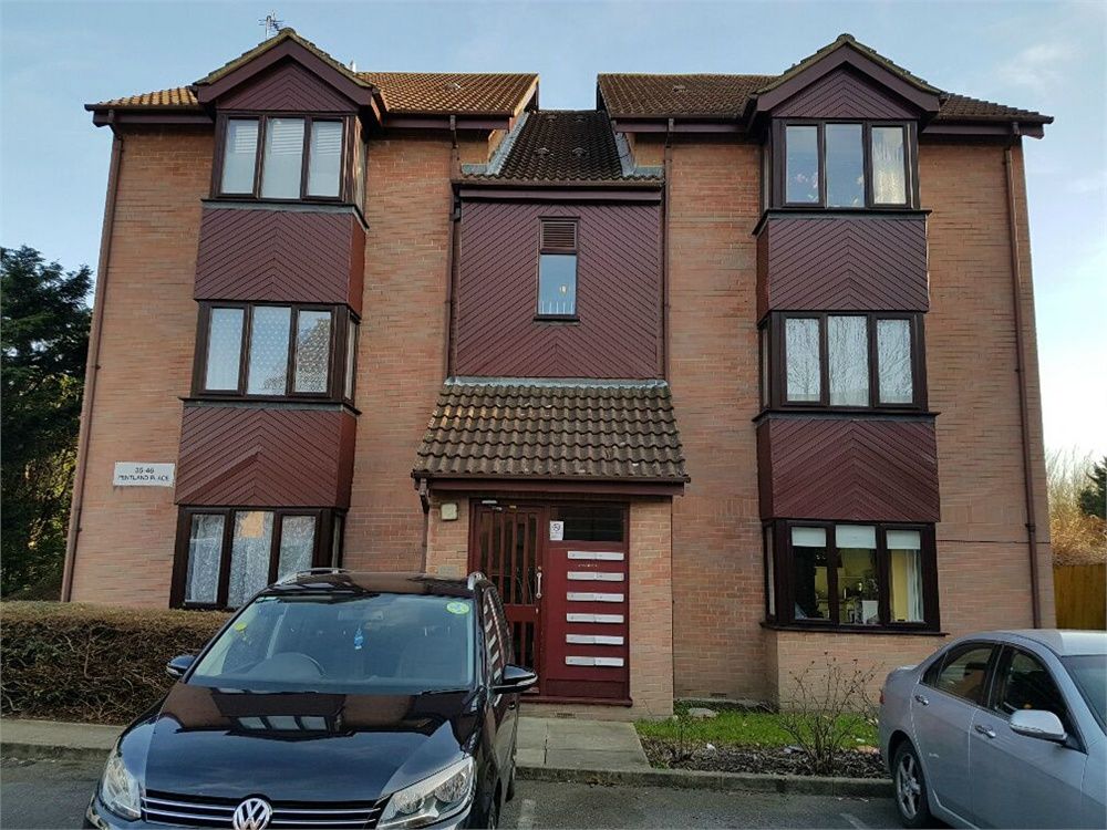 Property photo 1 of 4 Top Floor Studio Off Church Road Northolt