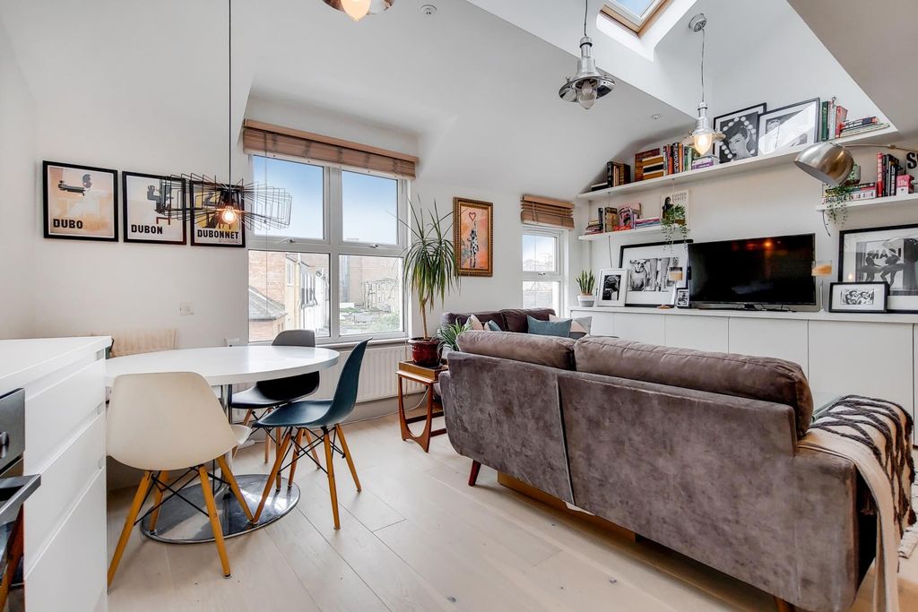 Property photo 3 of 12 2_Kitchen-Reception-1.Jpg