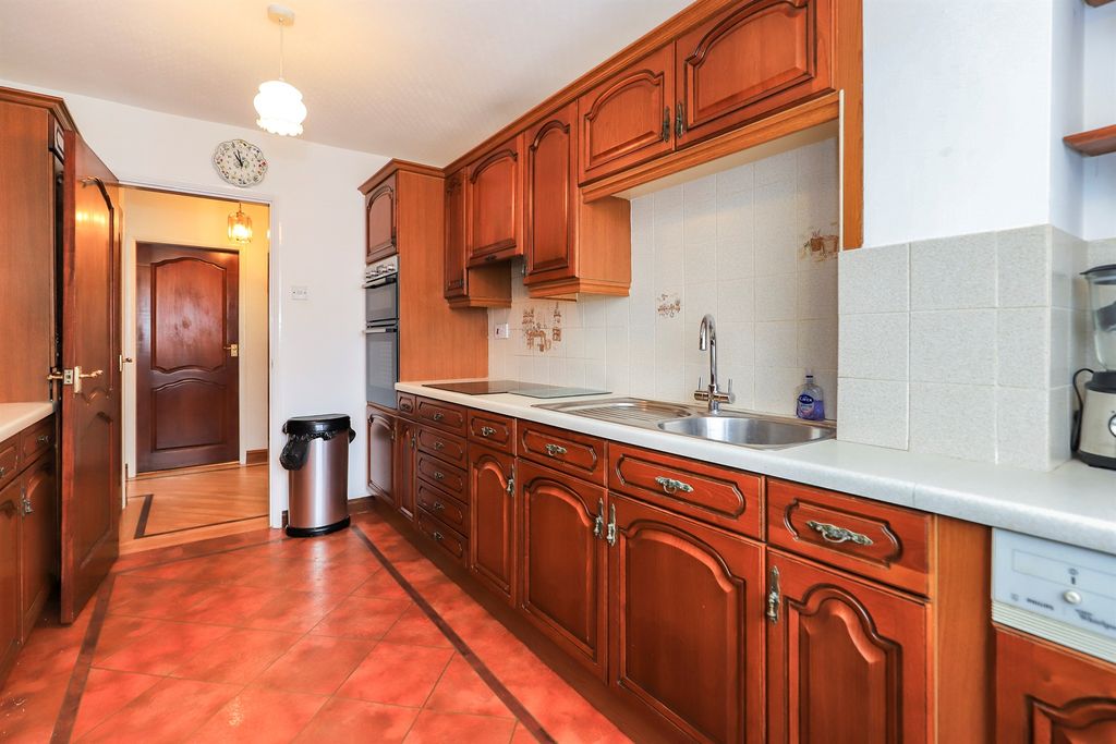 Property photo 3 of 15