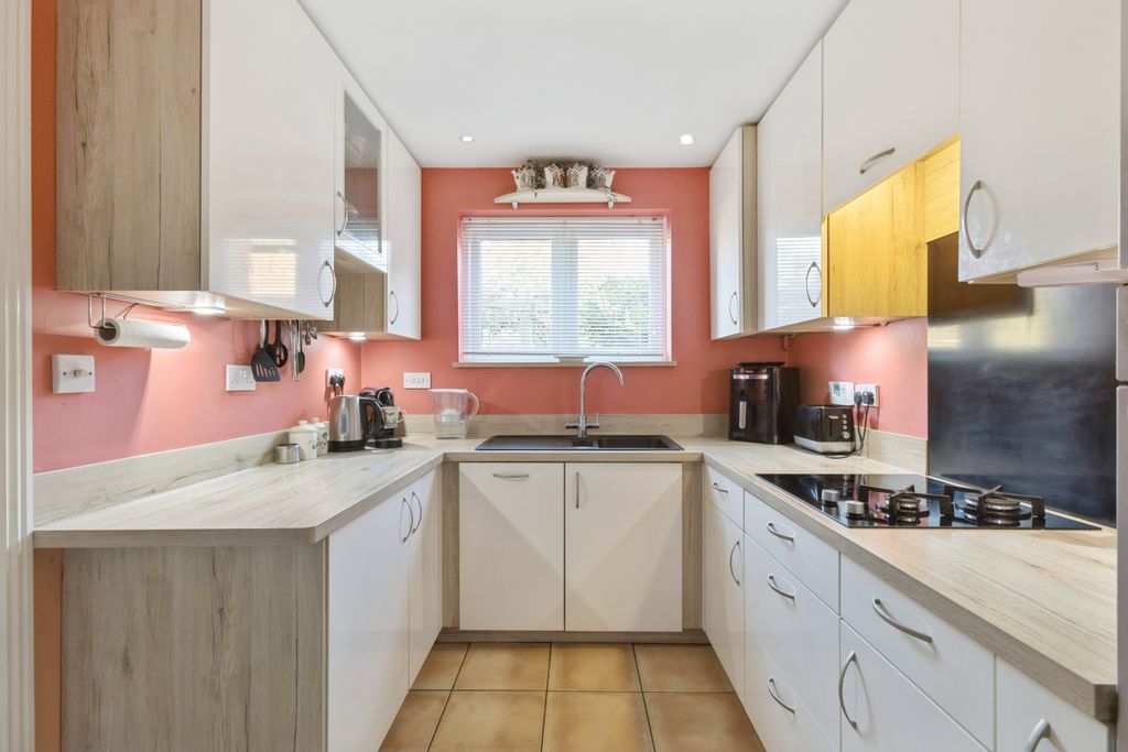 Property photo 3 of 8