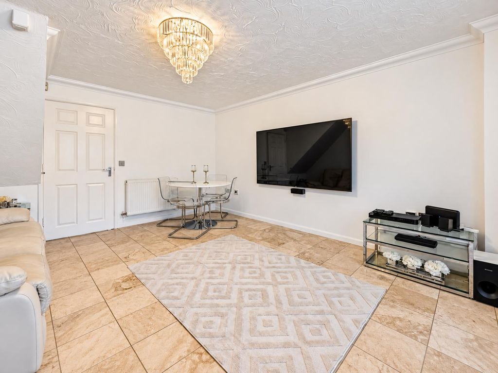 Property photo 3 of 23