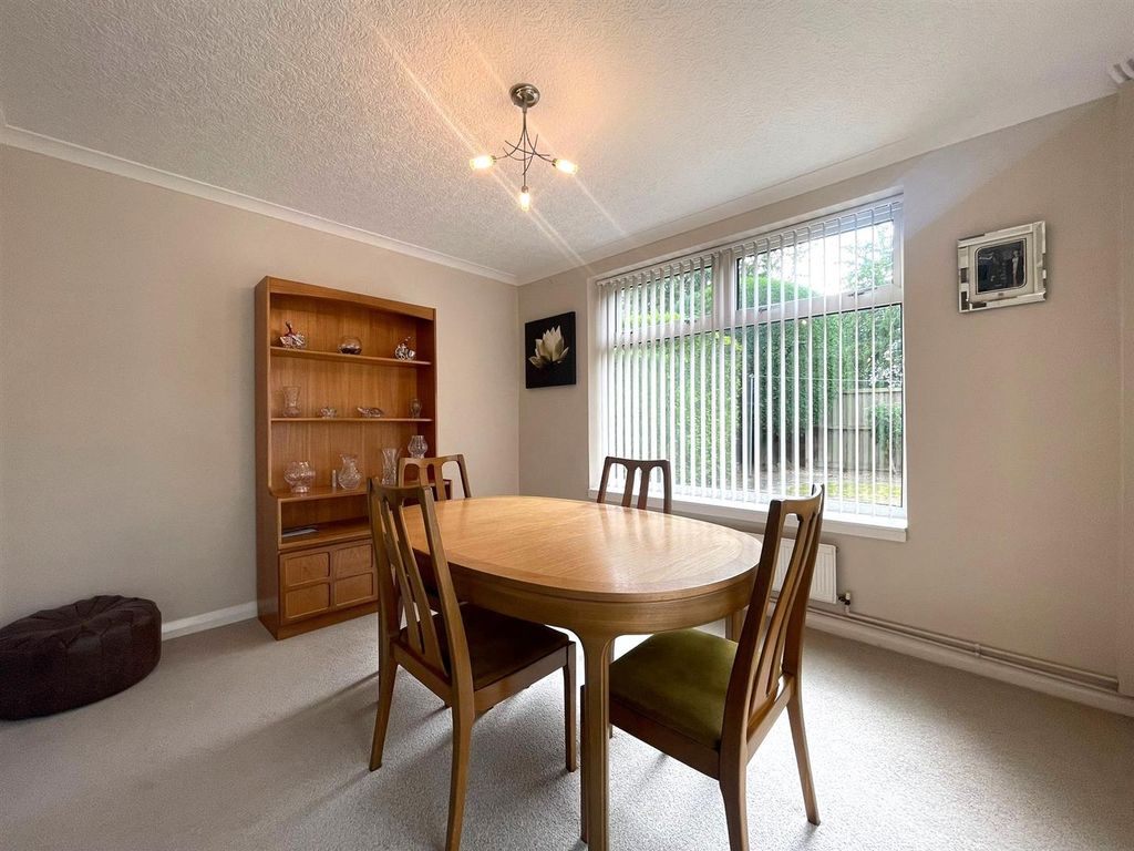 Property photo 3 of 18 Dining Room