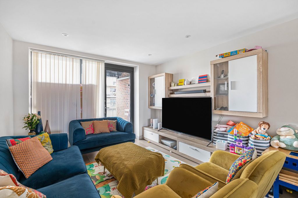 Property photo 2 of 14