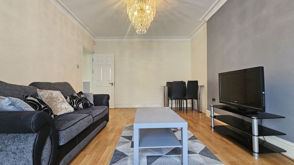 Property photo 3 of 27