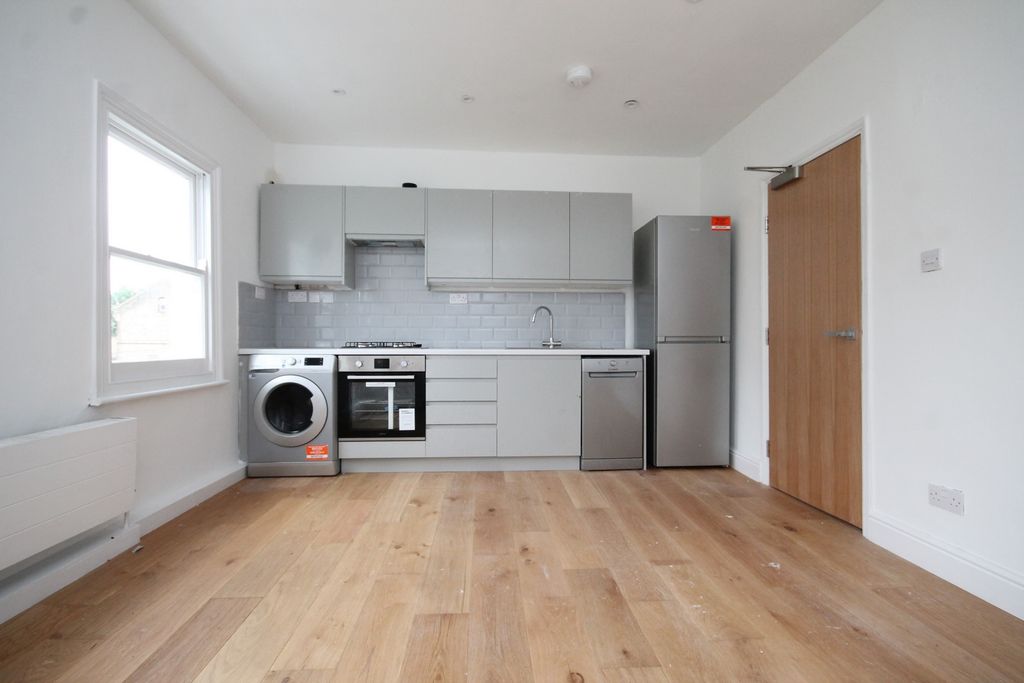 Property photo 1 of 6 Kitchen