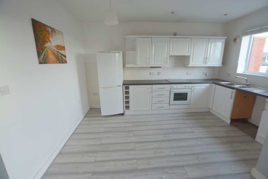 Property photo 3 of 16 Photo 2