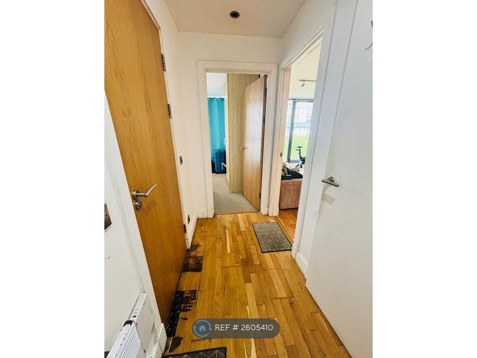 Property photo 3 of 6 Hallway