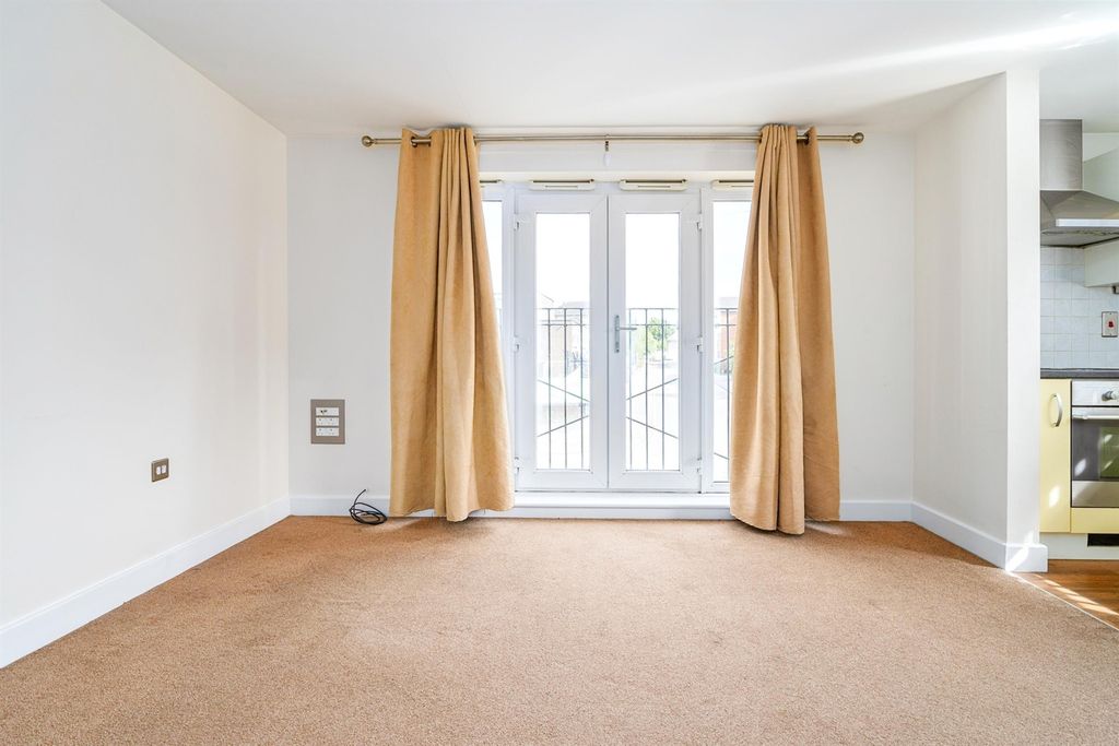 Property photo 3 of 9