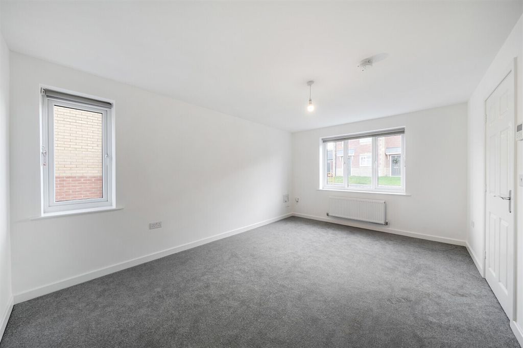 Property photo 3 of 7 Living Room