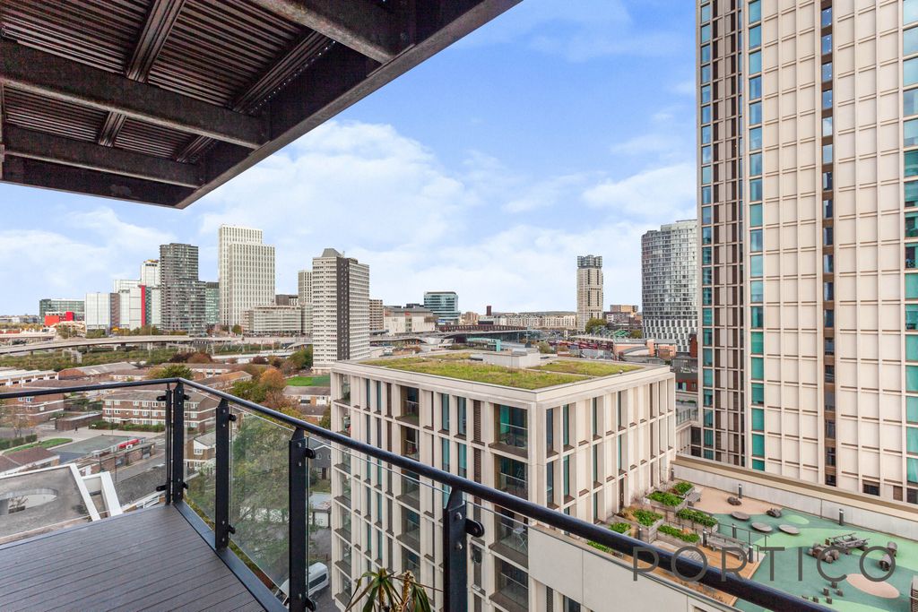 Property photo 1 of 11 Balcony