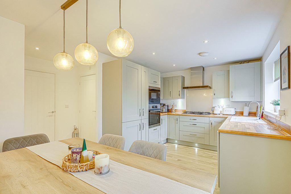 Property photo 2 of 30